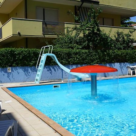 רוזטו דליי אברוצי Hotel Albatros מראה חיצוני תמונה