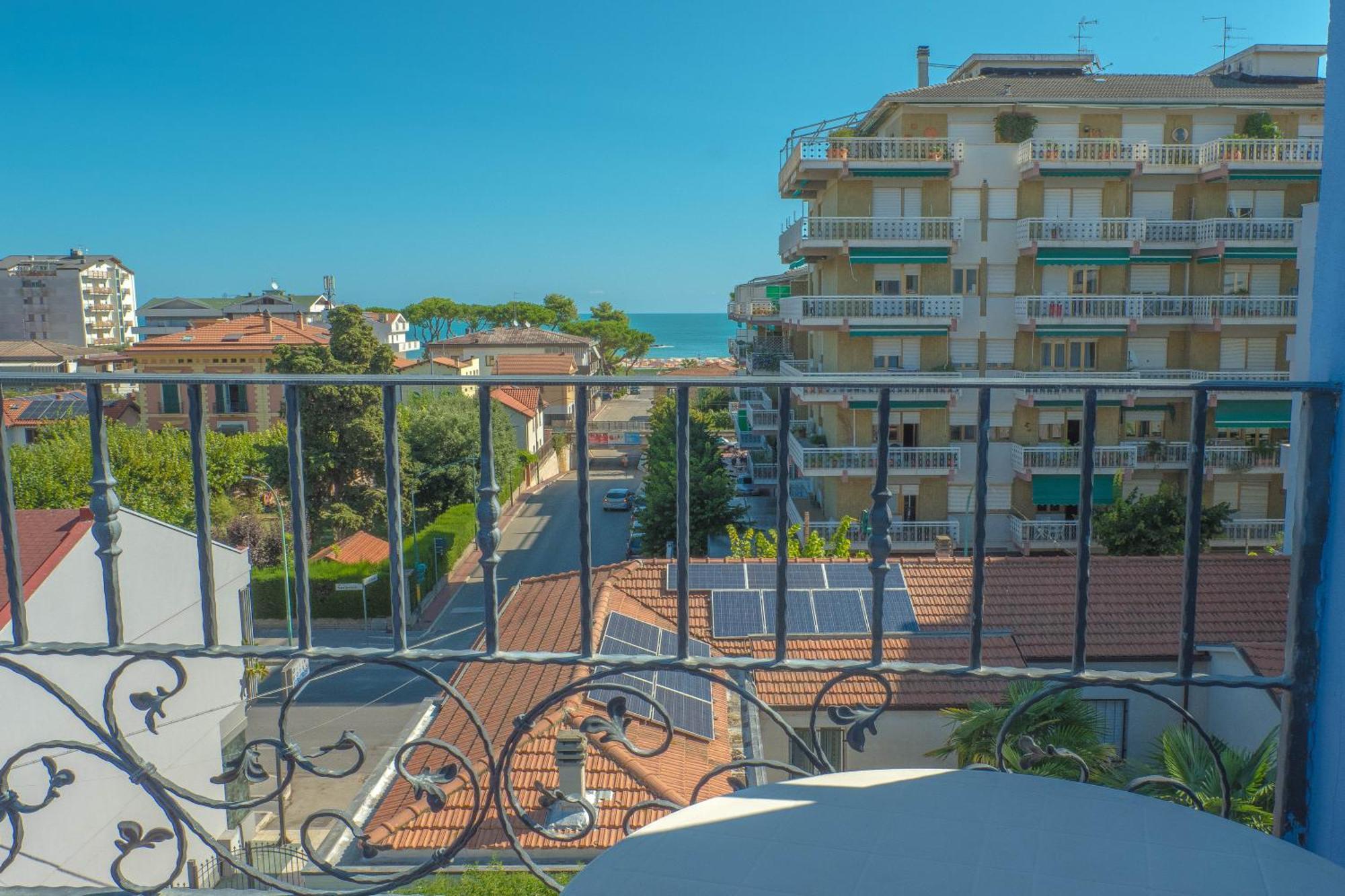 רוזטו דליי אברוצי Hotel Albatros מראה חיצוני תמונה