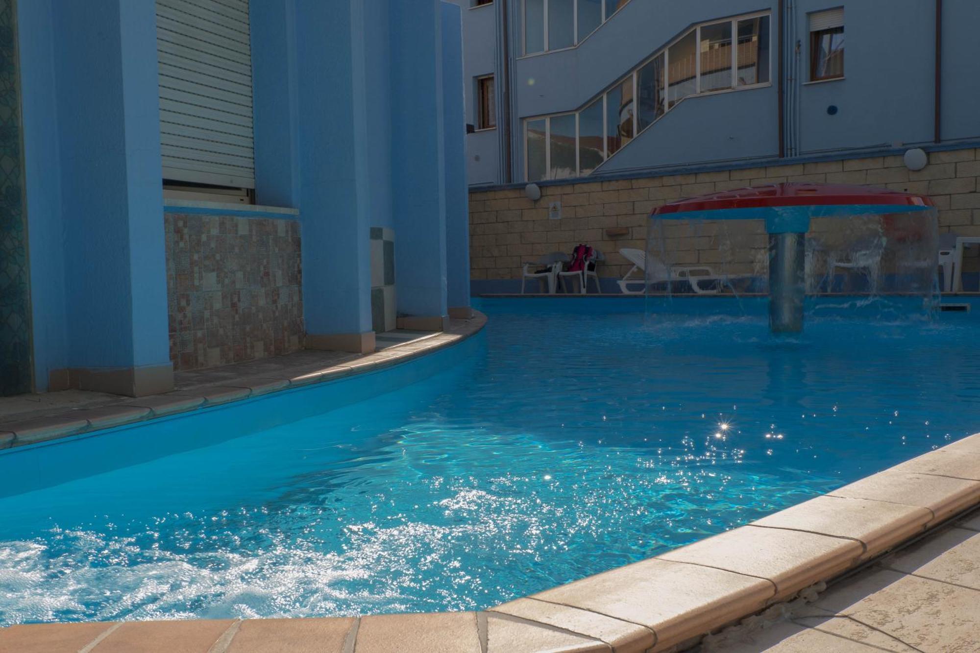 רוזטו דליי אברוצי Hotel Albatros מראה חיצוני תמונה