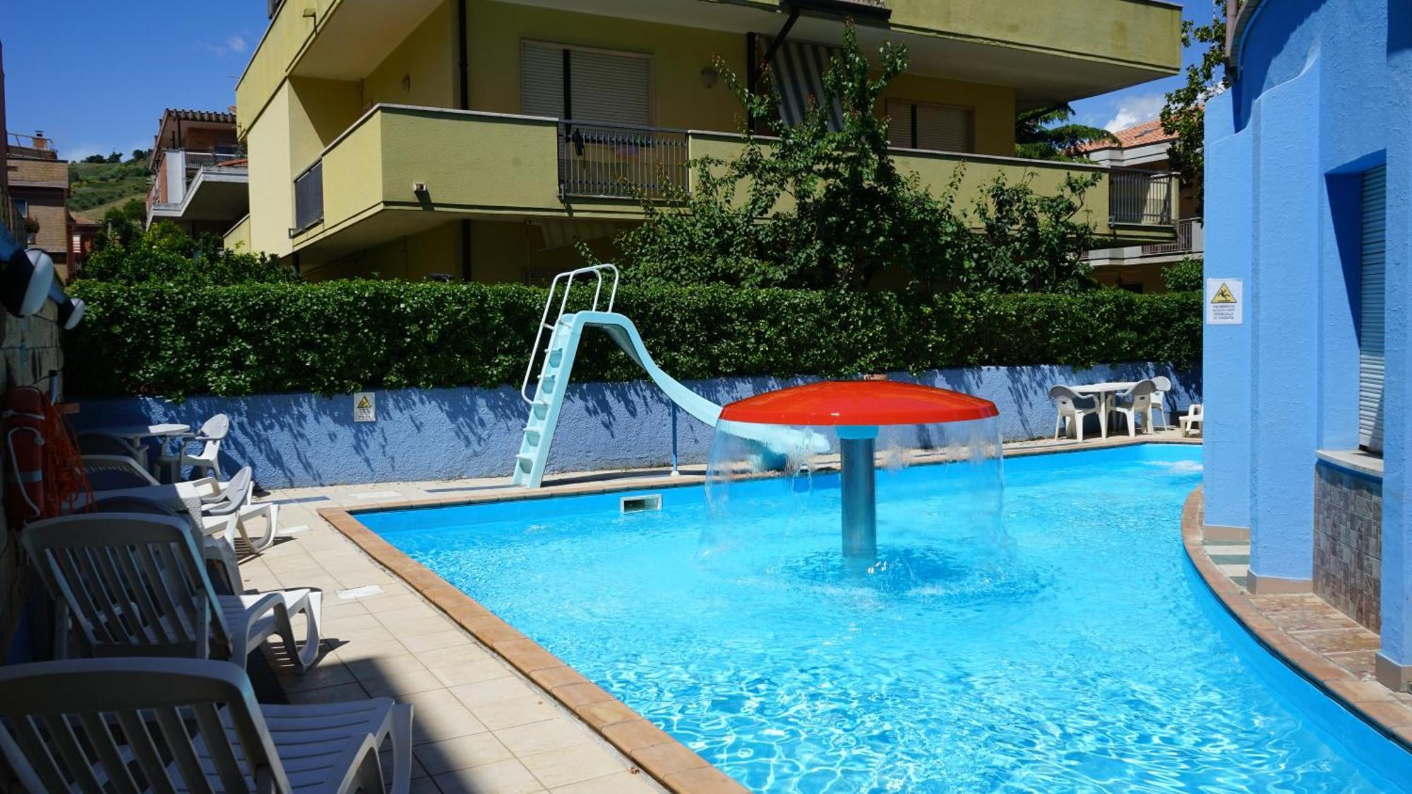 רוזטו דליי אברוצי Hotel Albatros מראה חיצוני תמונה