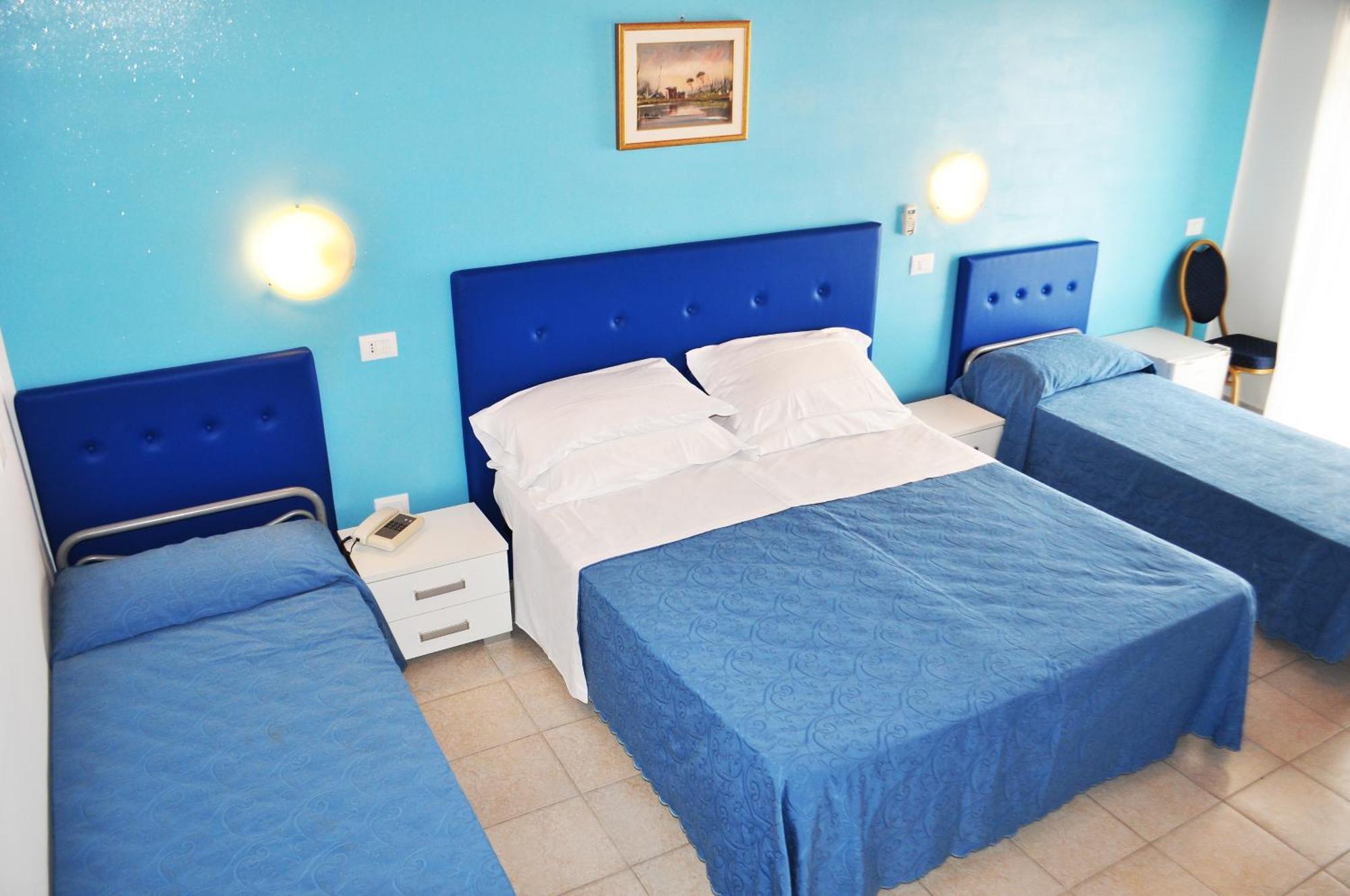 רוזטו דליי אברוצי Hotel Albatros מראה חיצוני תמונה