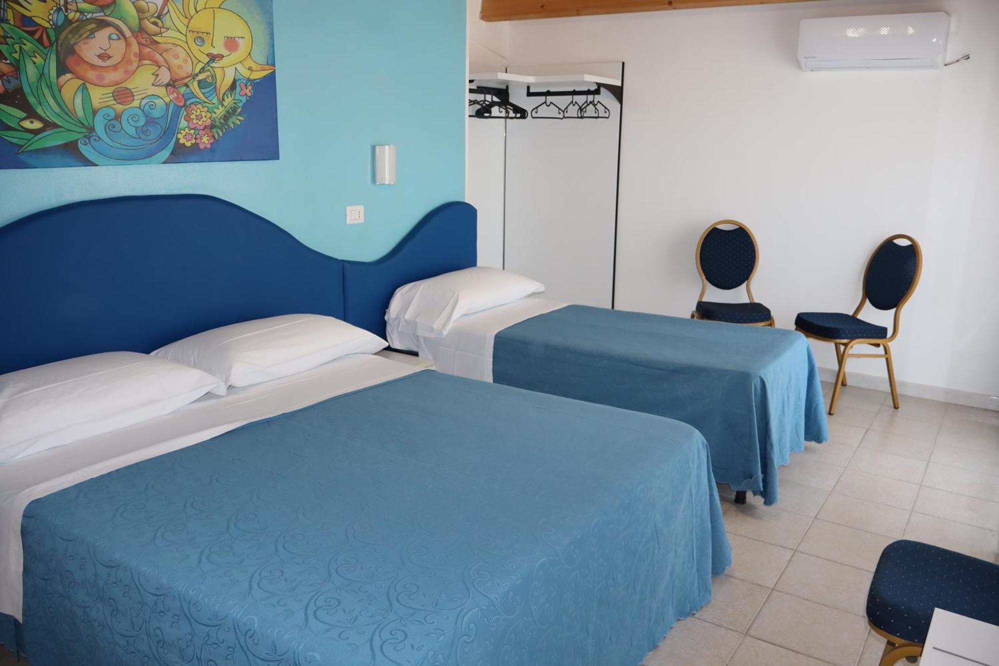 רוזטו דליי אברוצי Hotel Albatros מראה חיצוני תמונה