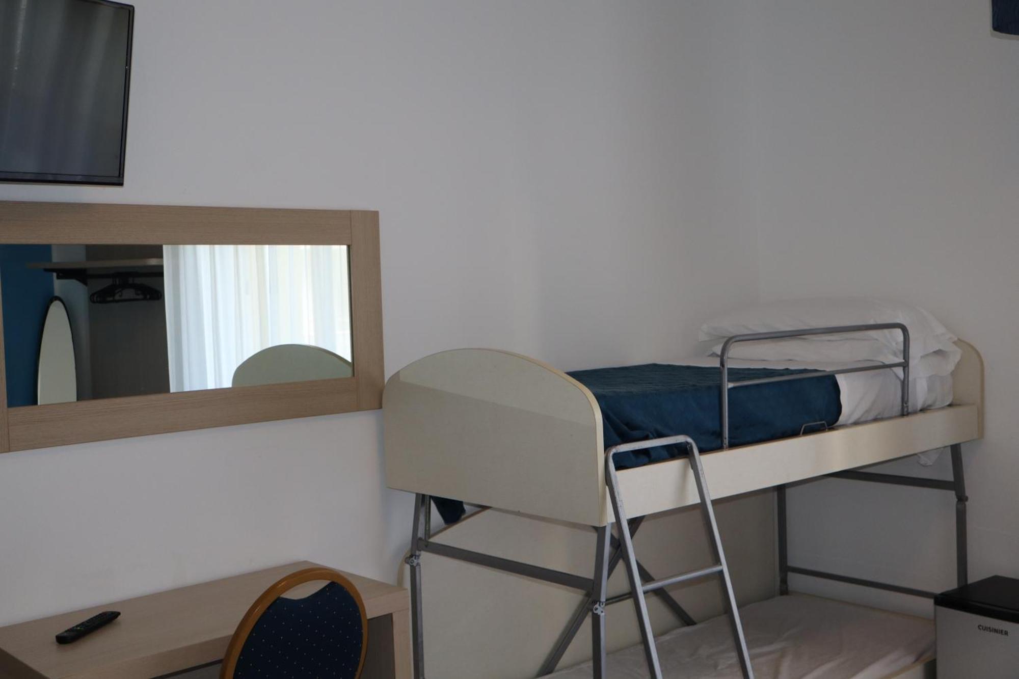 רוזטו דליי אברוצי Hotel Albatros מראה חיצוני תמונה