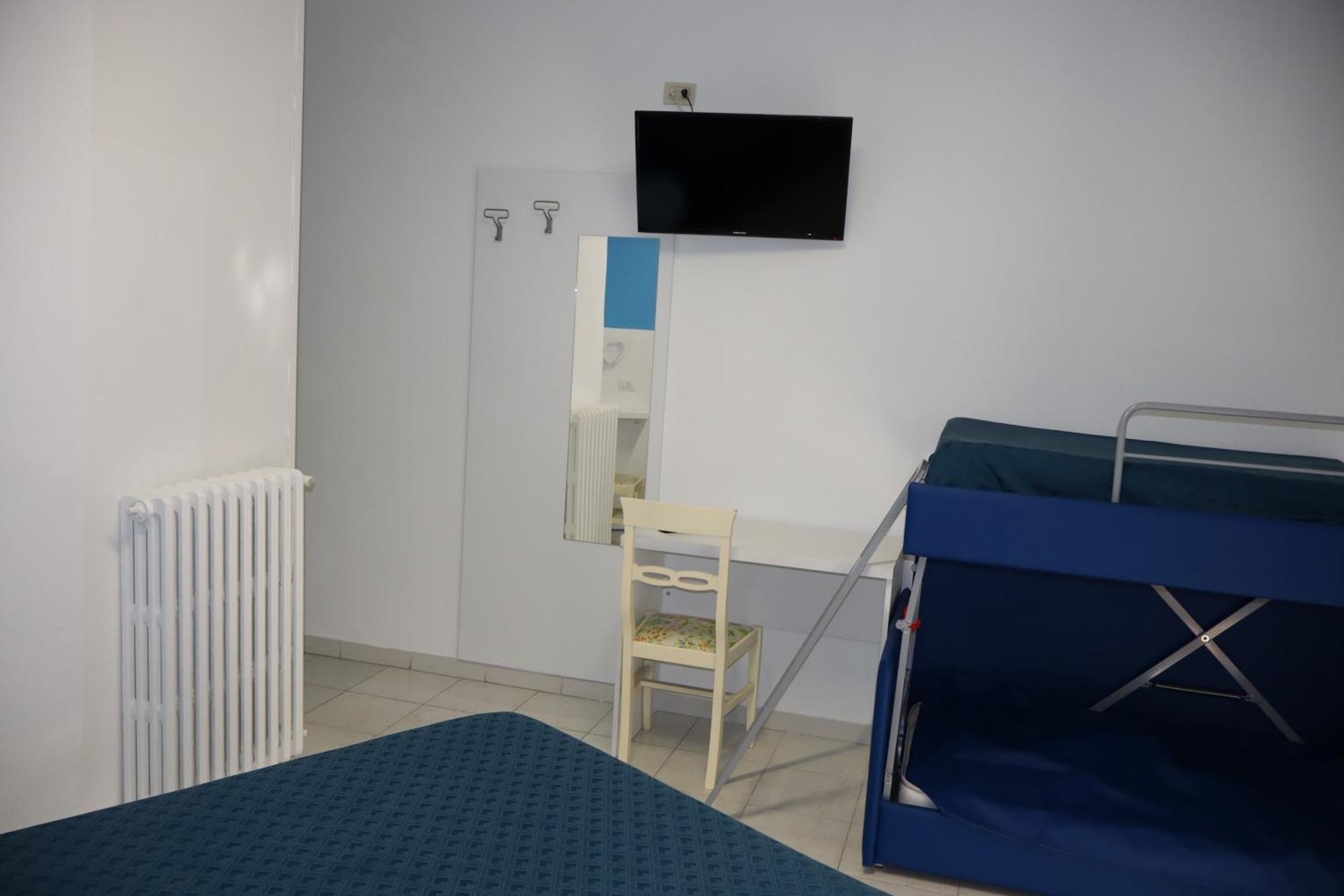 רוזטו דליי אברוצי Hotel Albatros מראה חיצוני תמונה